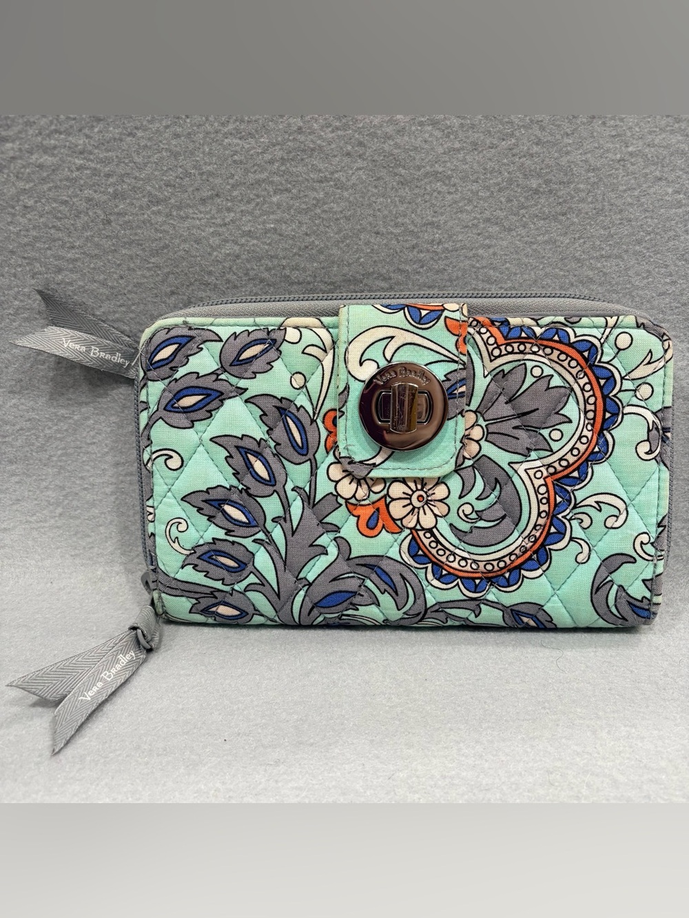 Vera Bradley Fan Flowers Floral Quilted RFID Turn-lock Wallet Mint Green